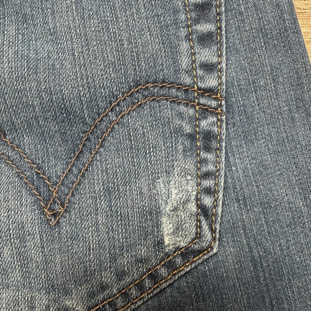 Levis stored vary